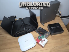 Hardware de rede em uma mesa