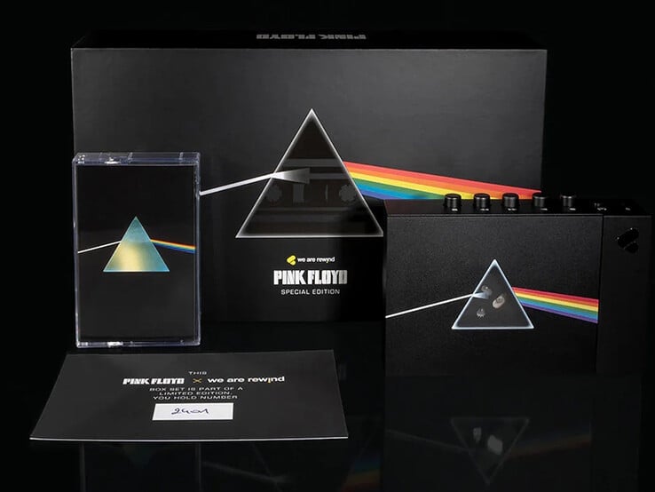 Conteúdo da caixa de colecionador “We Are Rewind x Pink Floyd”.