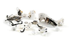 Os AirPods Pro 3 (aqui retratados, rasgados) receberam um ensurdecedor 0 de 10 em reparabilidade do iFixit. (Fonte da imagem: iFixit)