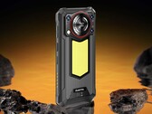 O smartphone Oukitel WP53 Pro chegou com uma infinidade de recursos de durabilidade para os entusiastas de acampamentos e aventuras. (Fonte da imagem: Oukitel)