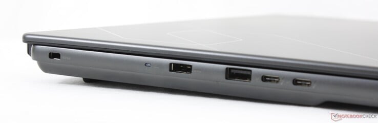 Esquerda: trava Kensington, adaptador CA, USB-A 3.2 Gen. 2, 2x USB-C Thunderbolt 4 com DisplayPort 2.1 + Power Delivery 3.0