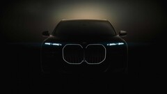 A grande grelha iluminada em forma de rim pode ser o elemento de design mais distinto da nova BMW i7 (Imagem: BMW)