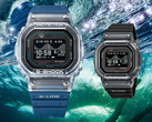 O modelo GBX-H5600-2 azul da Casio (à esquerda) e o modelo GBX-H5600-1 preto (à direita).