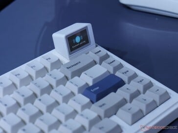 A Epomaker também oferece teclados com visores
