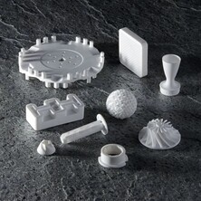 Amostras de peças impressas com Alumina 4N (Fonte da imagem: Formlabs)