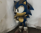 Uma estátua do Sonic descoberta após o fechamento da Segaworld London. Desde então, a estátua foi restaurada e ficou visível durante a Gamescom 2023 (fonte da imagem: Sega Driven)