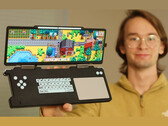 O senhor cria um dispositivo portátil ultralargo para jogos a partir de um antigo laptop Lenovo Yoga