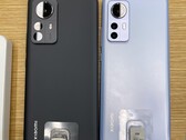 O Xiaomi 12 Pro e o Xiaomi 12. (Fonte: Shaorong Technology on Weibo)