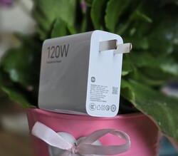 O Redmi K70 Pro vem com uma fonte de alimentação de 120 watts.