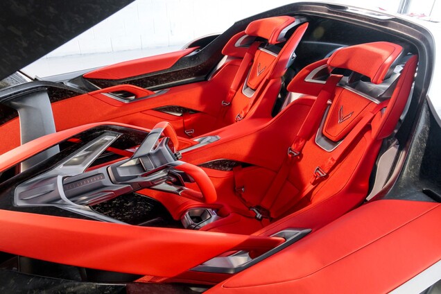 O cockpit do CX tem acabamento em tecido balístico Vermelho Inferno (Fonte da imagem: GM)