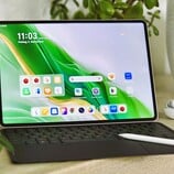 Honor MagicPad 3 Tablet em análise. (Fonte da imagem: Marcus Herbrich)