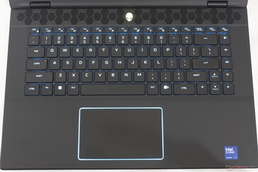 Layout de teclas familiar da Alienware, mas com um novo clickpad