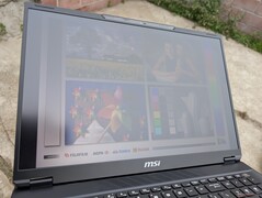 Ao ar livre, com céu nublado