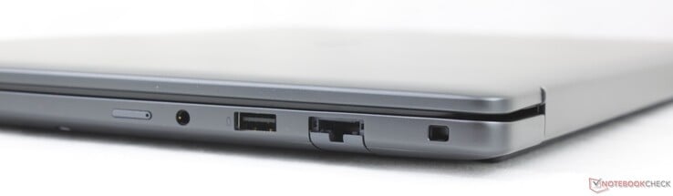 Correto: Slot para Nano-SIM (opcional), entrada para fone de ouvido de 3,5 mm, USB-A 3.2 Gen. 1, RJ-45 (1 Gbps), Noble Lock