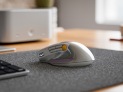 O novo mouse sem fio Alogic Crux (na foto) tem nove botões programáveis. (Fonte da imagem: Alogic)