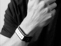 Espera-se que a pulseira Amazfit Helio (foto) seja lançada antes de meados de julho. (Fonte da imagem: Amazfit)