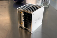 Painel traseiro (Fonte da imagem: Cirrus7)