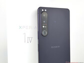 Espera-se que o Xperia 1 V seja muito parecido com seu predecessor, fotografado. (Fonte da imagem: NotebookCheck)