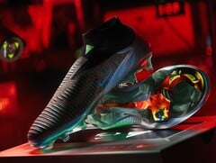 A Nike Phantom 6 &quot;EA Sports FC&quot; é uma chuteira de futebol top de linha. A Phantom 6 já está disponível na EA Sports FC 26 e em lojas de varejo. (Imagem: Nike)