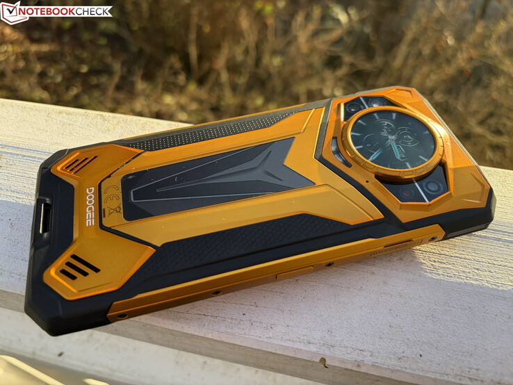 Doogee S200 Ultra no teste. Dispositivo de teste fornecido pela Doogee.