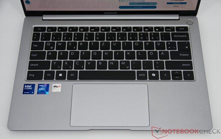 Os dispositivos de entrada no Geekom GeekBook X14 Pro