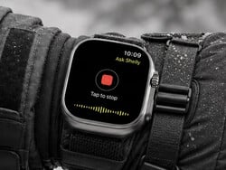 O Hypershell Halo pode ser controlado por meio de seu assistente de IA Shelly a partir de um smartwatch.