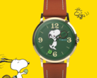 O relógio Peanuts x Timex Marlin Hand-Wound vem com um mostrador verde e ponteiros divertidos com tema de tênis