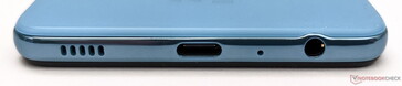 Parte inferior: alto-falante, USB-C 2.0, microfone, porta de áudio de 3,5 mm