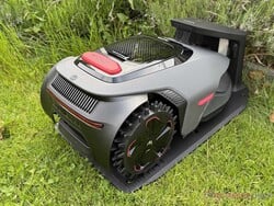 Mova LiDAX Ultra 1200 em sua estação de carregamento