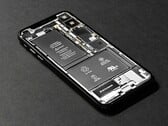 As variantes de modelos europeus de smartphones geralmente têm uma bateria menor do que a de seus equivalentes chineses (Fonte da imagem: Tyler Lastovich)