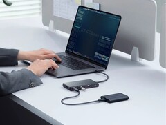 O hub USB-C Anker 552 (9 em 1, 4K HDMI) oferece carregamento de passagem de 85 W. (Fonte da imagem: Anker)