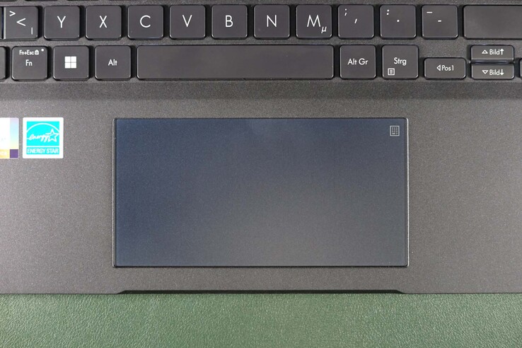 O novo touchpad é maior e tem uma superfície mais lisa