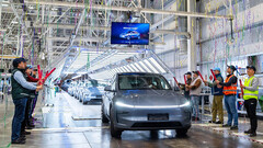 A Tesla já está enviando unidades do Model Y Juniper para entrega (Fonte da imagem: Tesla/X)