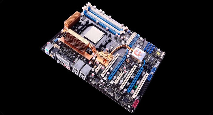 A placa-mãe ROG Crosshair original, cujo codinome é Pluto