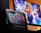 O HyperX Clutch Tachi é um controle de arcade para Xbox que deverá ser anunciado na CES 2026. (Fonte da imagem: WindowsLatest)