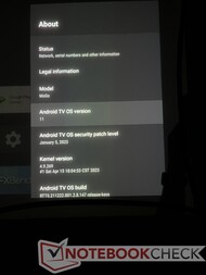 O Mogo 2 Pro é executado no Android 11 e recebeu algumas atualizações durante meu período de testes. (Esse projetor está executando a versão pronta para uso do Android TV 11 nesta foto)