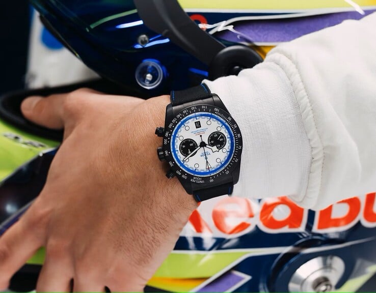 O relógio cronógrafo de mergulho Tudor Black Bay Chrono Carbon 25 oferece 70 horas de reserva de marcha (Fonte da imagem: Tudor)