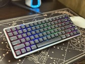 Análise do teclado mecânico de perfil baixo Akko Air 01