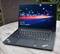 Em revisão: The Lenovo ThinkPad X1 Carbon Gen 10 30th Anniversary Edition
