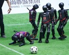 O primeiro torneio de futebol autônomo entre robôs humanoides é um marco no avanço da interação em tempo real com base em IA na robótica. (Fonte da imagem: ecns)