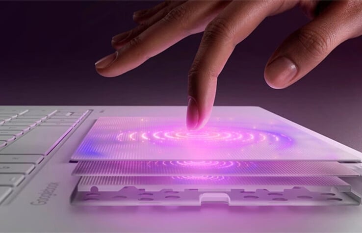 A Lenovo também inclui um touchpad tátil.