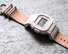 A primeira colaboração Casio x Hender Scheme de 2017 - o DW-5600HS-4JF (foto). (Fonte da imagem: Designboom)