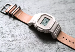 A primeira colaboração Casio x Hender Scheme de 2017 - o DW-5600HS-4JF (foto). (Fonte da imagem: Designboom)