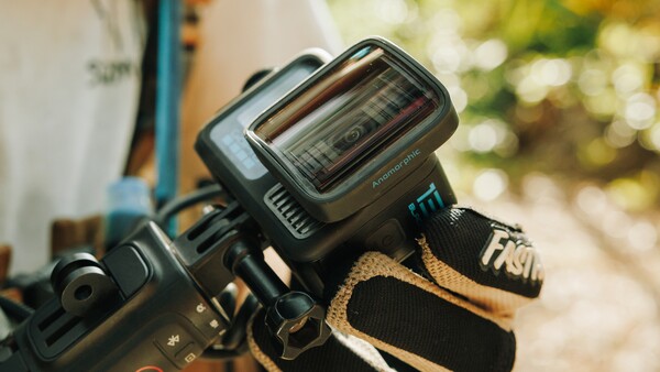 O Anamorphic Lens Mod permite que os proprietários da GoPro Hero 13 Black fotografem no modo cinematográfico 21:9. (Fonte da imagem: GoPro)