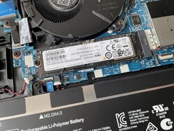 O SSD M.2-2280 pode ser atualizado.