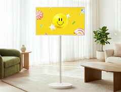 A mais recente Smart TV da LG possui uma tela 4K de 32 polegadas em um suporte particularmente alto.