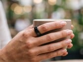 O Oura Ring 5 (na foto) poderá enfrentar forte concorrência caso a Garmin lance sua própria linha de anéis inteligentes.