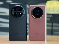 O Oppo Find N5 e o Honor Magic V5, da esquerda para a direita. (Fonte da imagem: Kingmi Mobile - editado)