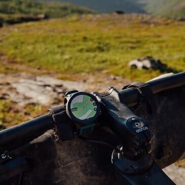 Graças aos mapas off-line, é possível navegar sem um smartphone. (Fonte da imagem: Suunto)