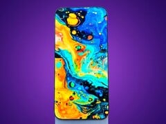 O painel tem uma moldura recorde de 0,35 mm.